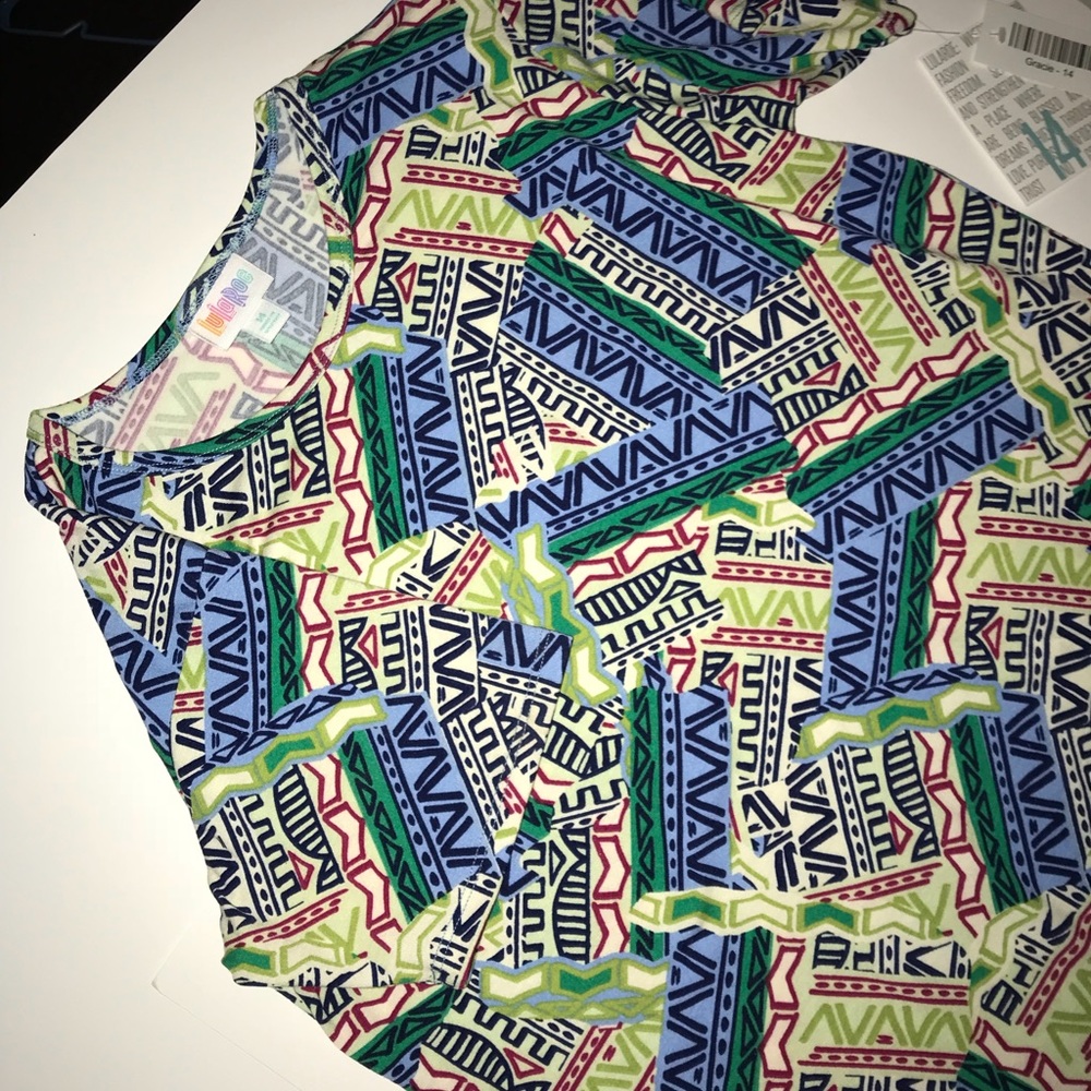 NWT lularoe Gracie 14